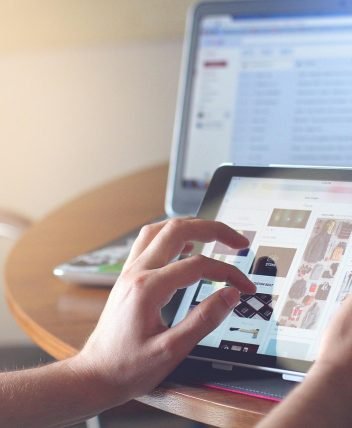 hands, ipad, tablet, technology, digital tablet, touch, computer, screen, communication, wireless, internet, device, digital, electronic, pc, portable, multimedia, touchscreen, modern, laptop, display, mobile, media, input, ipad, tablet, technology, technology, technology, technology, technology, computer, computer, computer, internet, internet, internet, internet, digital, digital, digital, laptop, media